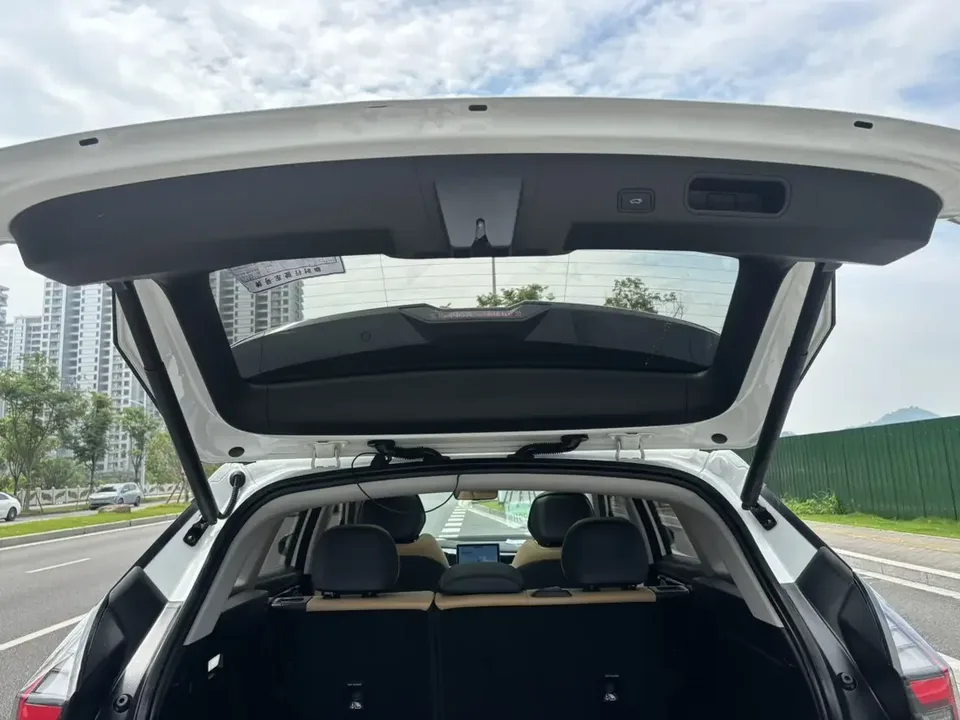 Geely Atlas L Boyue L 2023 1.5TD DCT Premium 2024 — thumbnail 3