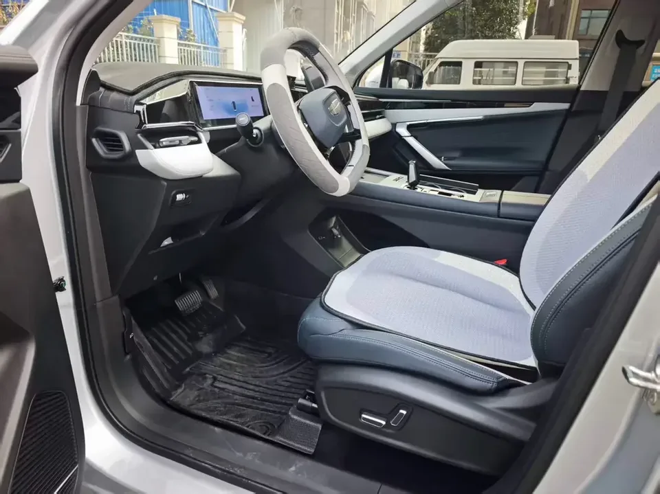 Geely Atlas L Boyue L 2024 1.5TD DCT Premium Edition 2025 — миниатюра 3