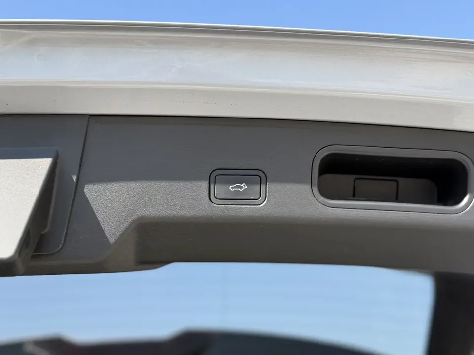Geely Atlas L Boyue L 2024 1.5TD DCT Premium Edition 2024 — thumbnail 3