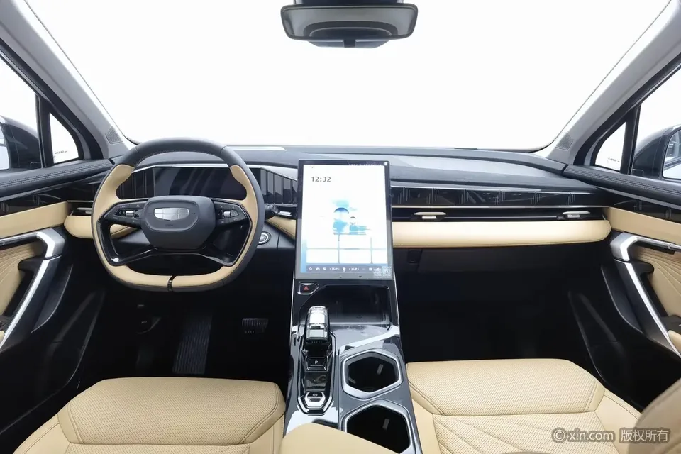 Geely Atlas L Boyue L 2023 1.5TD DCT Premium 2023 — thumbnail 4