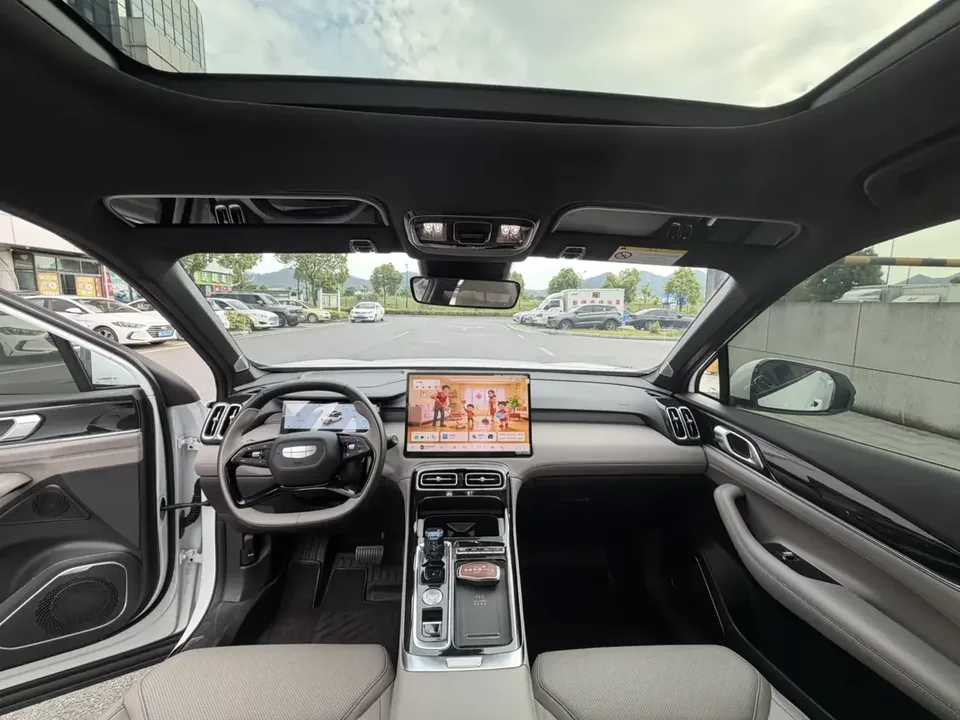Geely Atlas L Boyue L 2025 Fourth generation 1.5TD DCT Sanhe 2025 — thumbnail 4