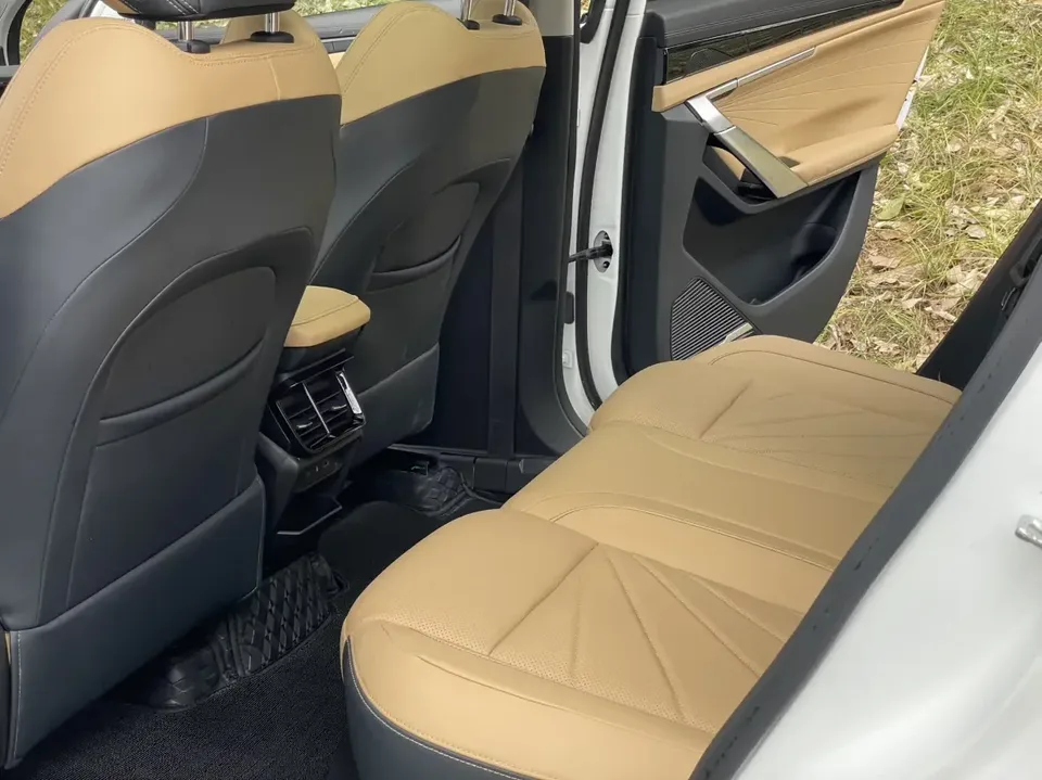 Geely Atlas L Boyue L 2023 1.5TD DCT Luxury 2024 — thumbnail 4