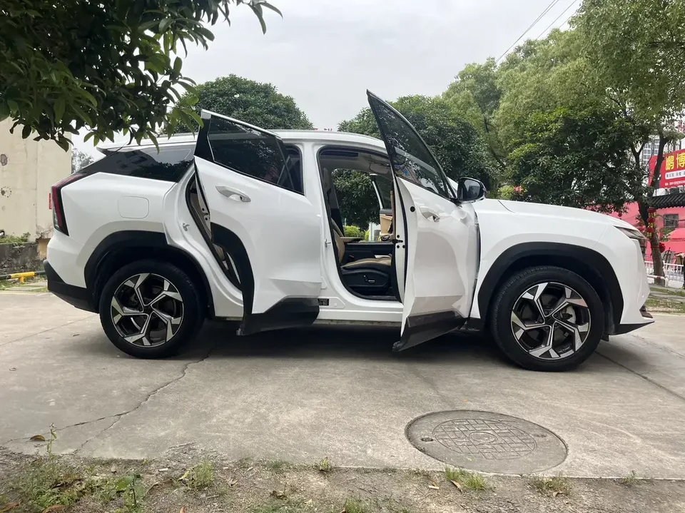 Geely Atlas L Boyue L 2023 1.5TD DCT Premium 2023 — thumbnail 3