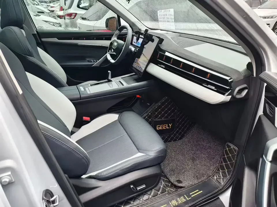 Geely Atlas L Boyue L 2024 1.5TD DCT Premium Edition 2024 — thumbnail 2