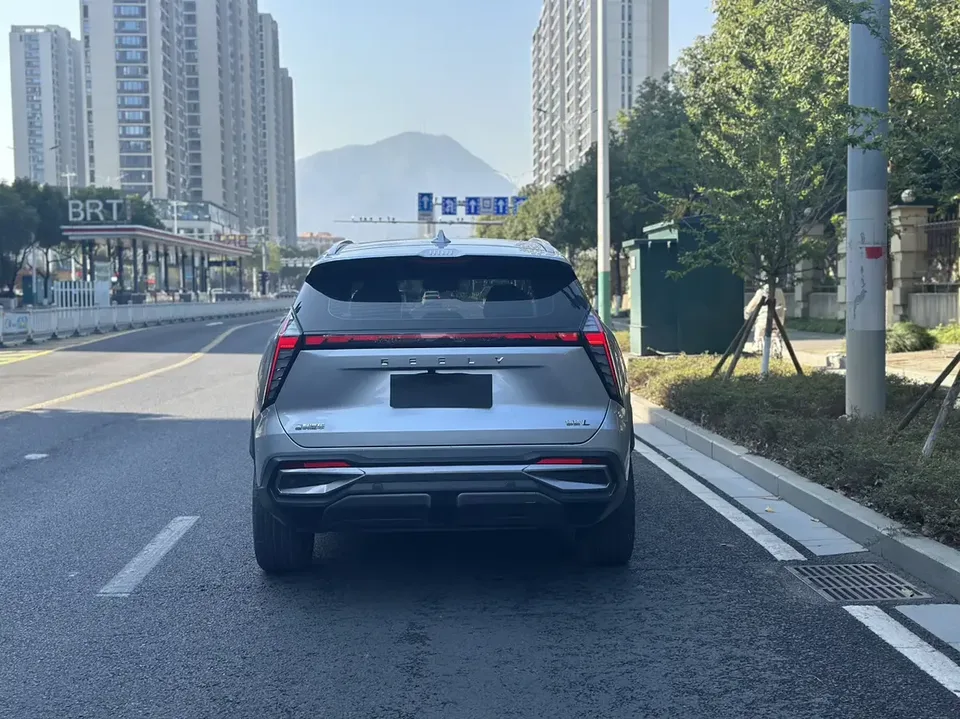 Geely Atlas L Boyue L 2023 1.5TD DCT Premium 2023 — миниатюра 2