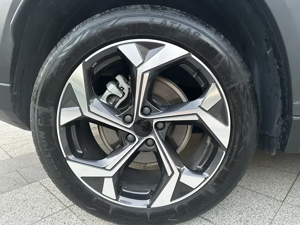 Geely Atlas L Boyue L 2023 1.5TD DCT Premium 2023 — миниатюра 3