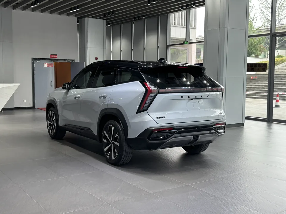 Geely Atlas L Boyue L 2023 1.5TD DCT Premium 2024 — photo 1, buy with delivery to Moscow