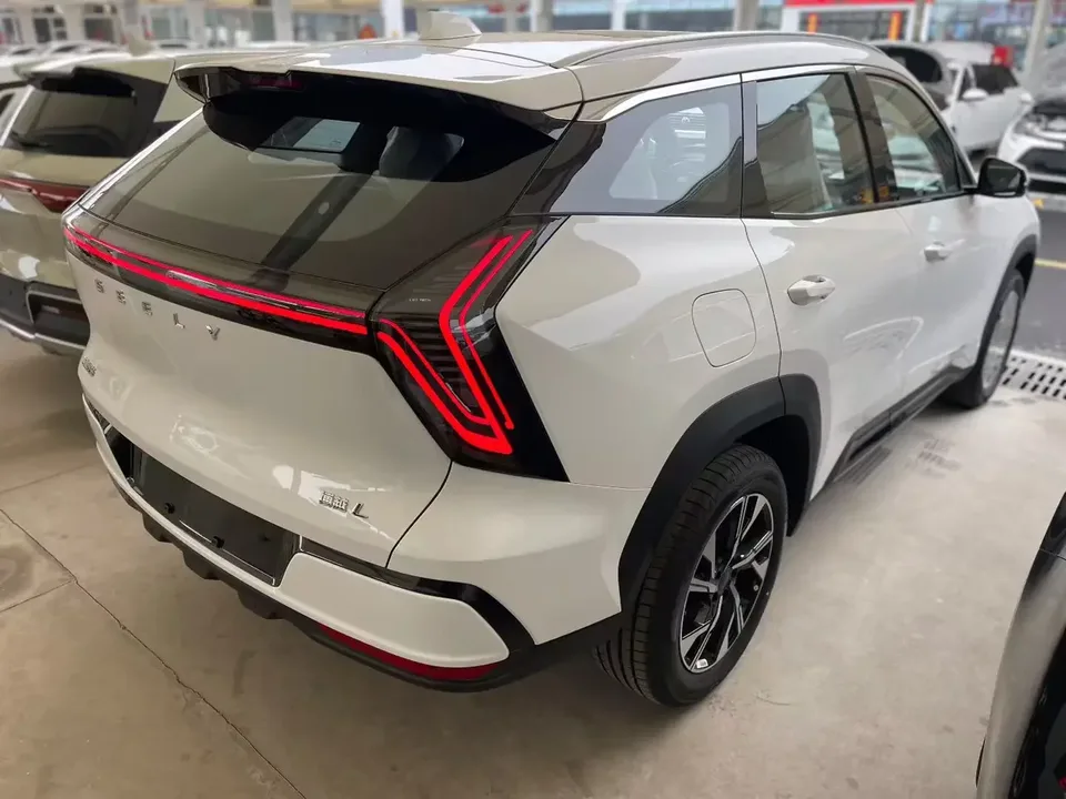 Geely Atlas L Boyue L 2025 The fourth generation 1.5TD DCT starts its journey 2026 — thumbnail 2