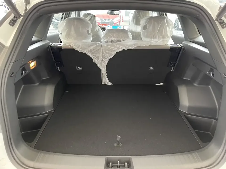 Geely Atlas L Boyue L 2025 The fourth generation 1.5TD DCT starts its journey 2026 — thumbnail 4