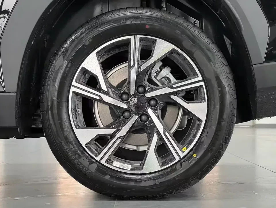 Geely Atlas L Boyue L 2025 The fourth generation 1.5TD DCT starts its journey 2026 — миниатюра 3