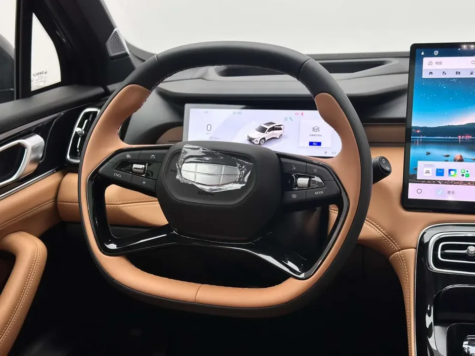 Geely Atlas L Boyue L 2025 Fourth generation 1.5TD DCT Sanhe 2025 — thumbnail 4