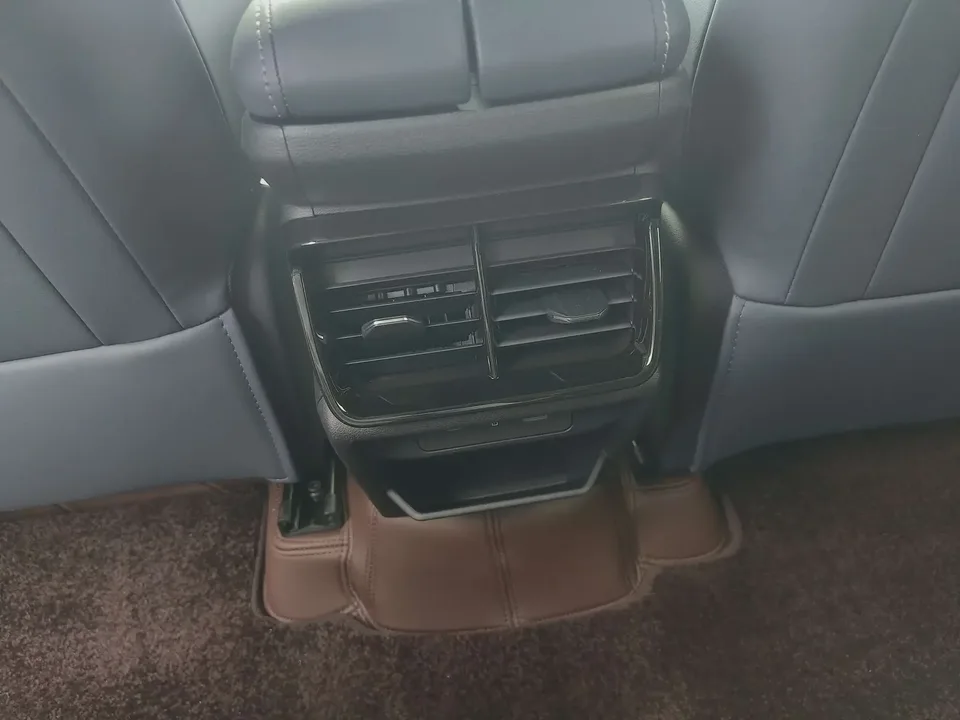 Geely Atlas L Boyue L 2024 1.5TD DCT Premium Edition 2025 — thumbnail 4