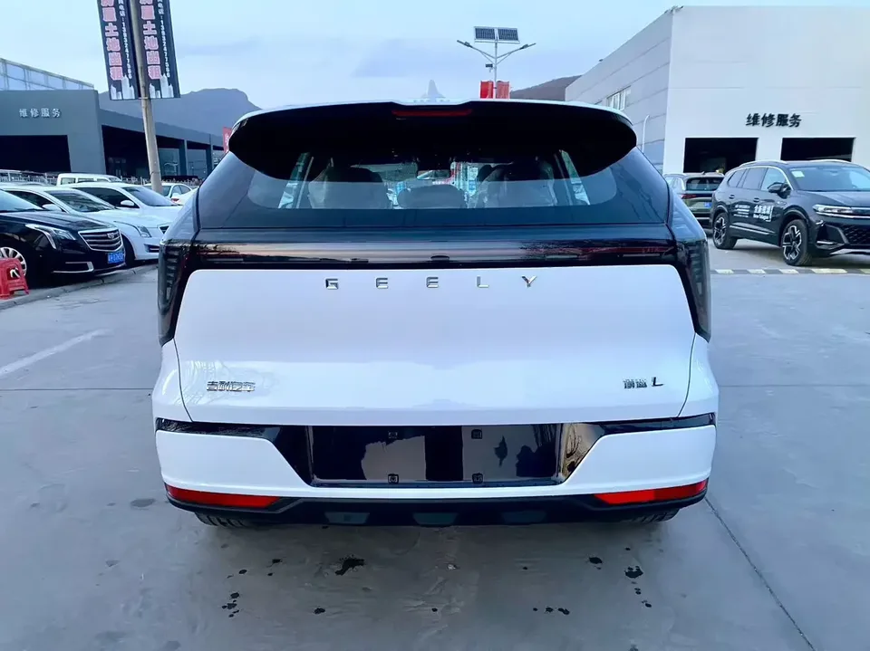 Geely Atlas L Boyue L 2025 The fourth generation 1.5TD DCT starts its journey 2026 — миниатюра 2