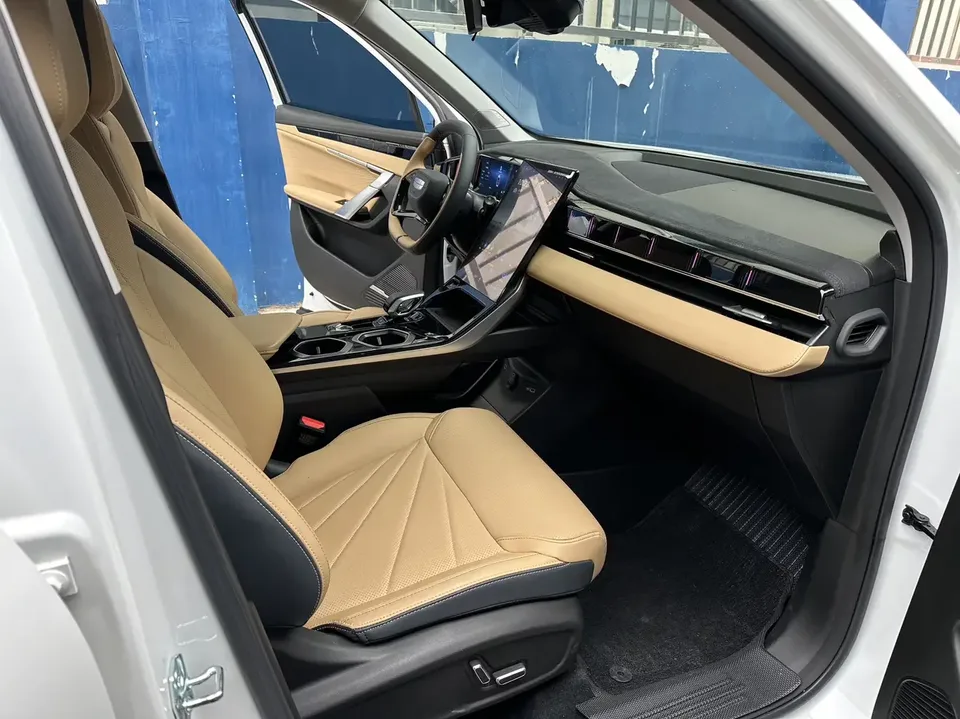 Geely Atlas L Boyue L 2023 1.5TD DCT Premium 2023 — thumbnail 4