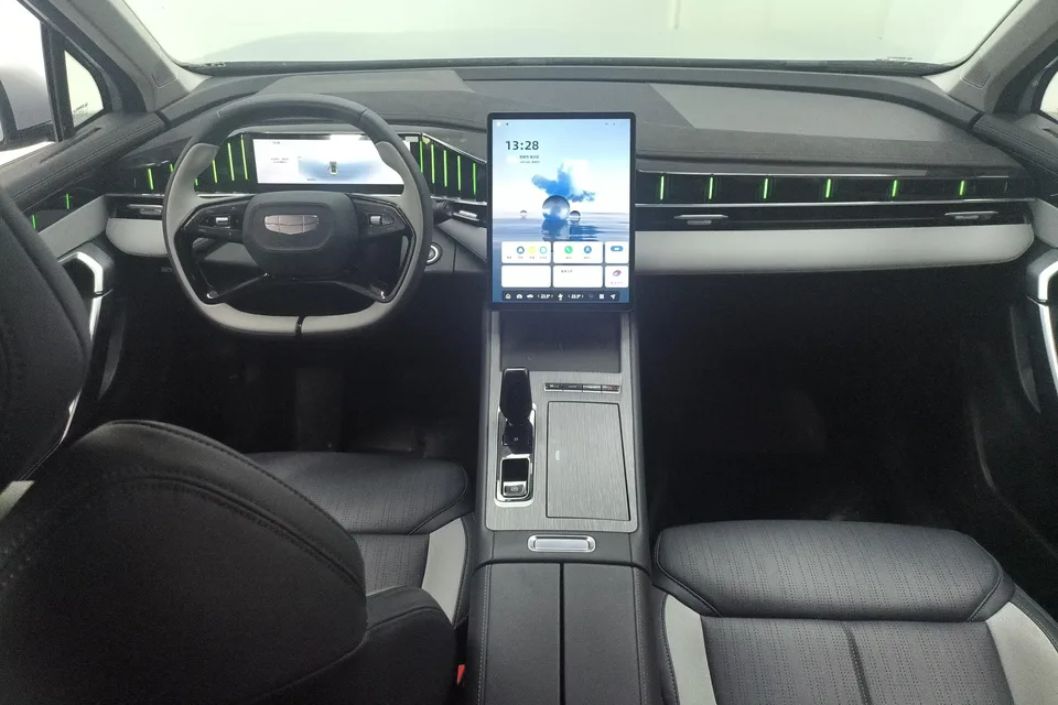 Geely Atlas L Boyue L 2024 1.5TD DCT Premium Edition 2025 — thumbnail 4