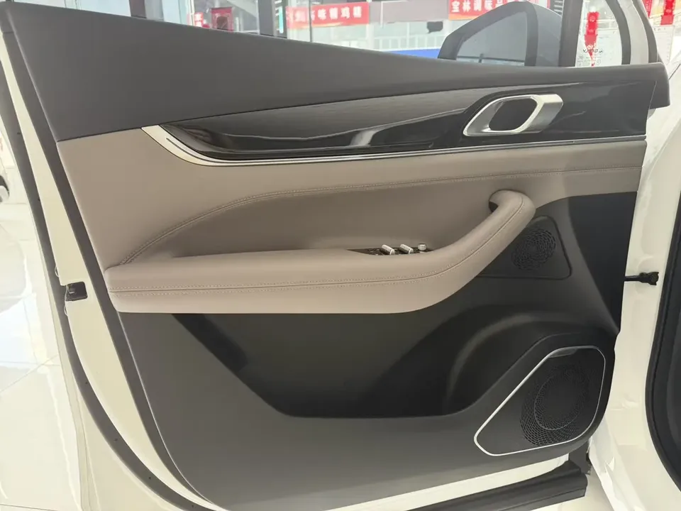 Geely Atlas L Boyue L 2025 The fourth generation 1.5TD DCT starts its journey 2025 — thumbnail 3