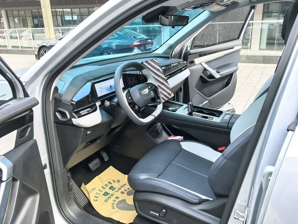 Geely Atlas L Boyue L 2024 1.5TD DCT Premium Edition 2025 — миниатюра 3