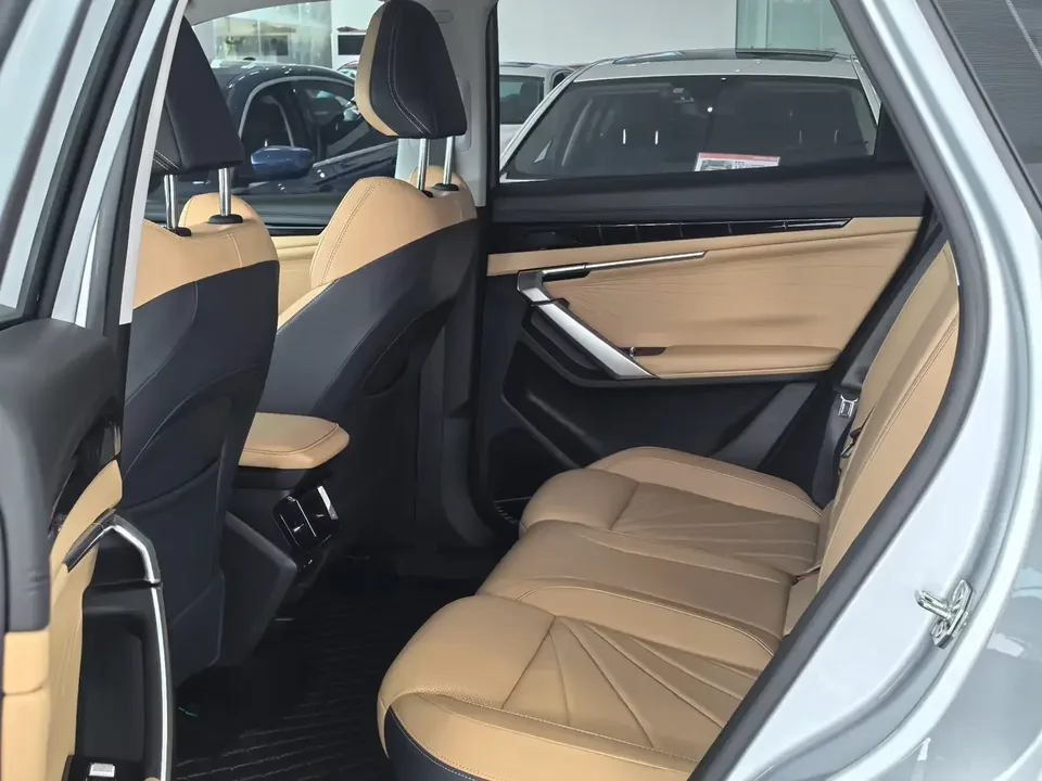 Geely Atlas L Boyue L 2024 1.5TD DCT Longteng Edition 2024 — миниатюра 3