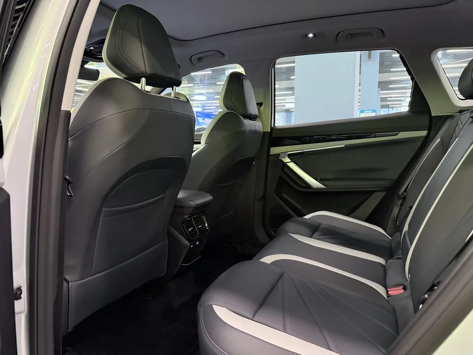Geely Atlas L Boyue L 2023 1.5TD DCT Honor Edition 2024 — миниатюра 3