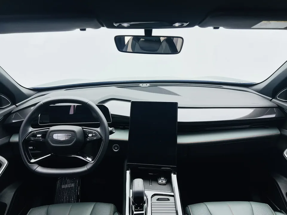Geely Atlas Boyue 2024 1.5TD Dragon Edition 2025 — thumbnail 4