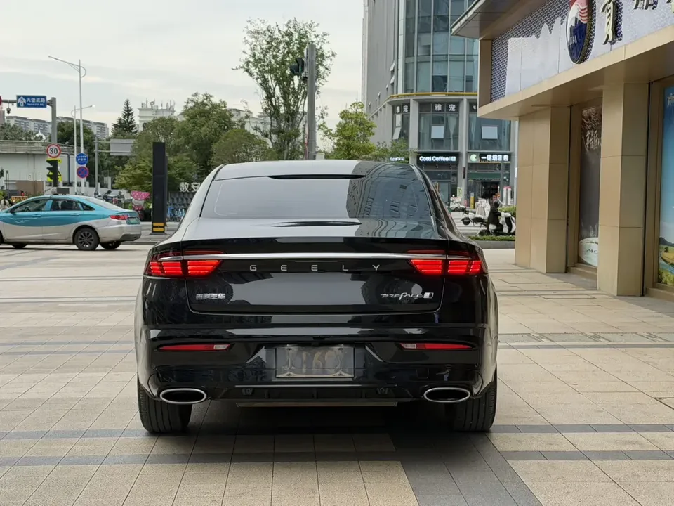 Geely Preface Xing Rui 2025 1.5T Dongfang Yao Fuyao Edition 2025 — thumbnail 2