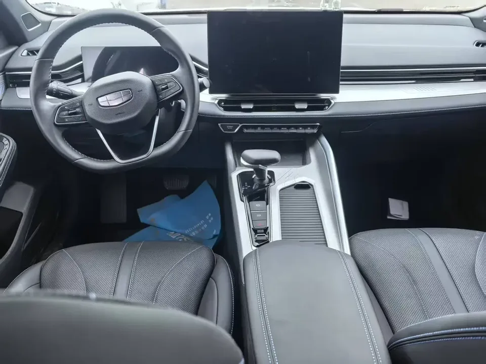 Geely Preface Xing Rui 2025 1.5T Dongfang Yao Fuyao Edition 2025 — thumbnail 3