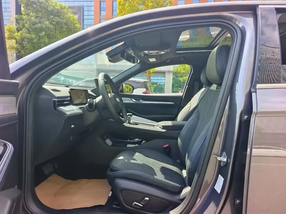 Geely Preface Xing Rui 2025 1.5T Dongfang Yao Fuyao Edition 2024 — миниатюра 3