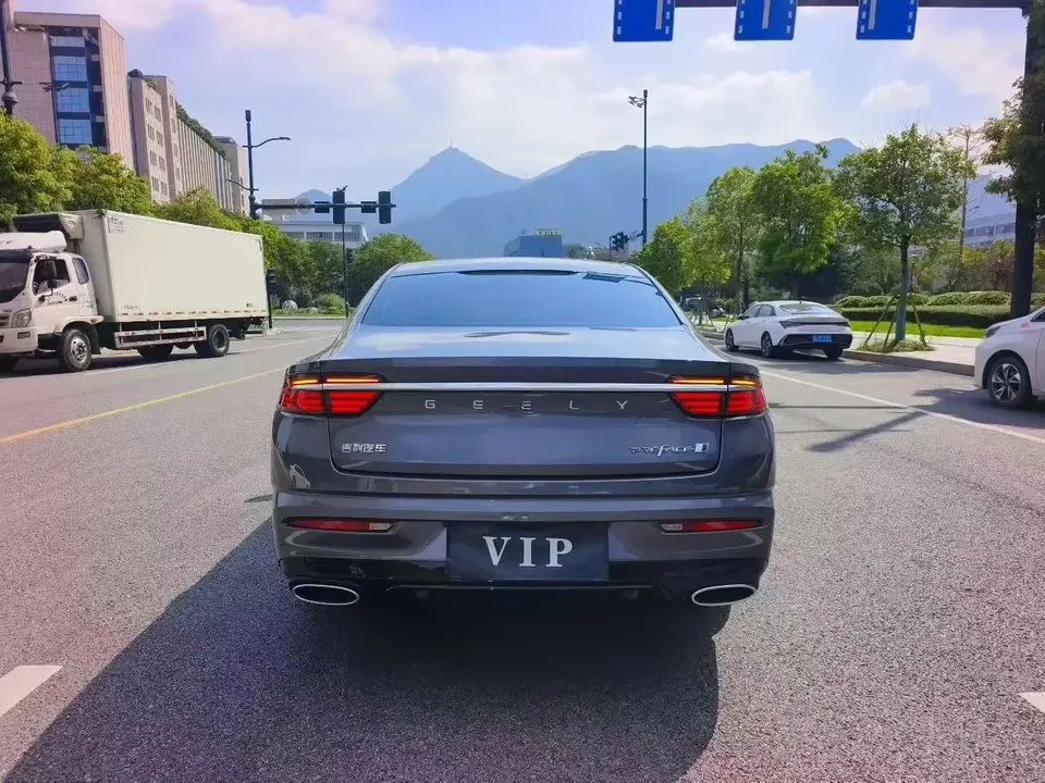 Geely Preface Xing Rui 2025 1.5T Dongfang Yao Fuyao Edition 2024 — миниатюра 4