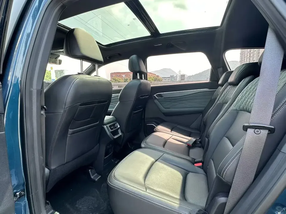 Geely Okavango Haoyue L 2024 2.0TD DCT Premium 2024 — thumbnail 3