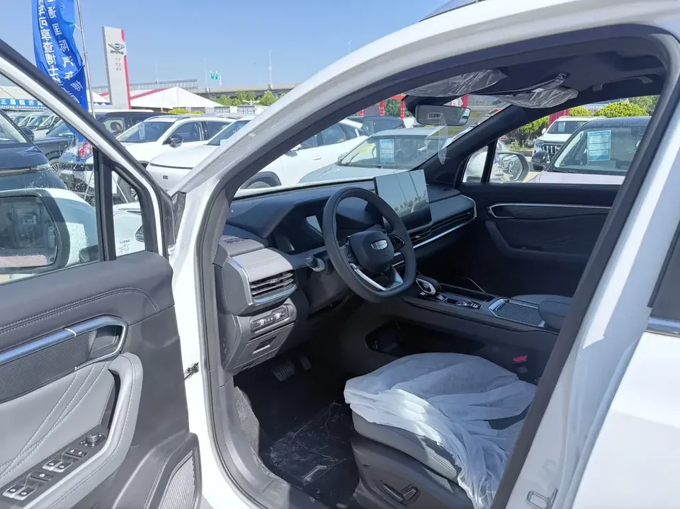 Geely Okavango Haoyue L 2026 1.5T DCT Happy 5-Seater 2026 — thumbnail 5