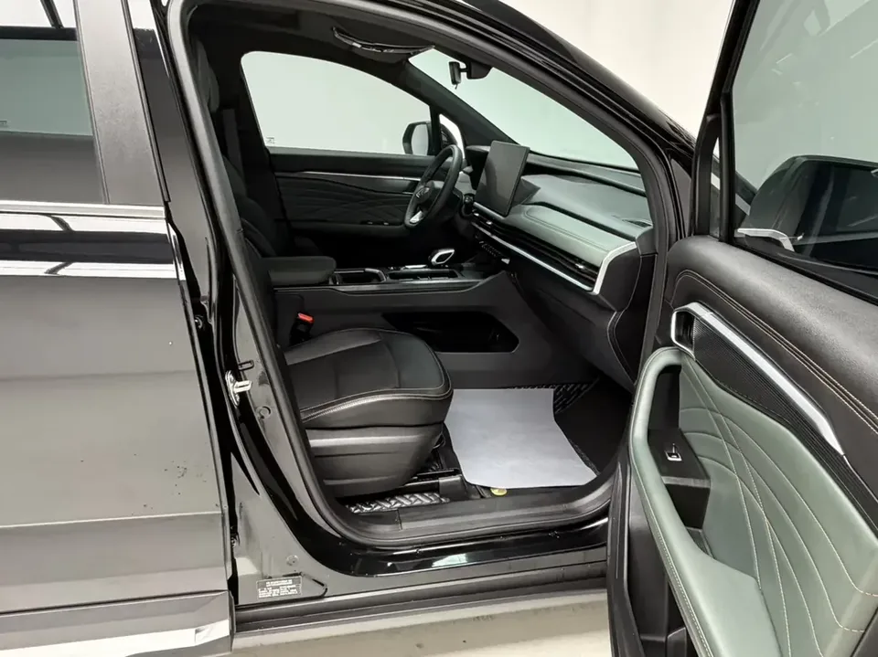 Geely Okavango Haoyue L 2024 2.0TD DCT Premium 2024 — thumbnail 3