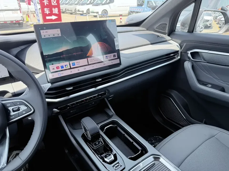 Geely Okavango Haoyue L 2026 1.5T DCT Happy 5-Seater 2026 — thumbnail 2
