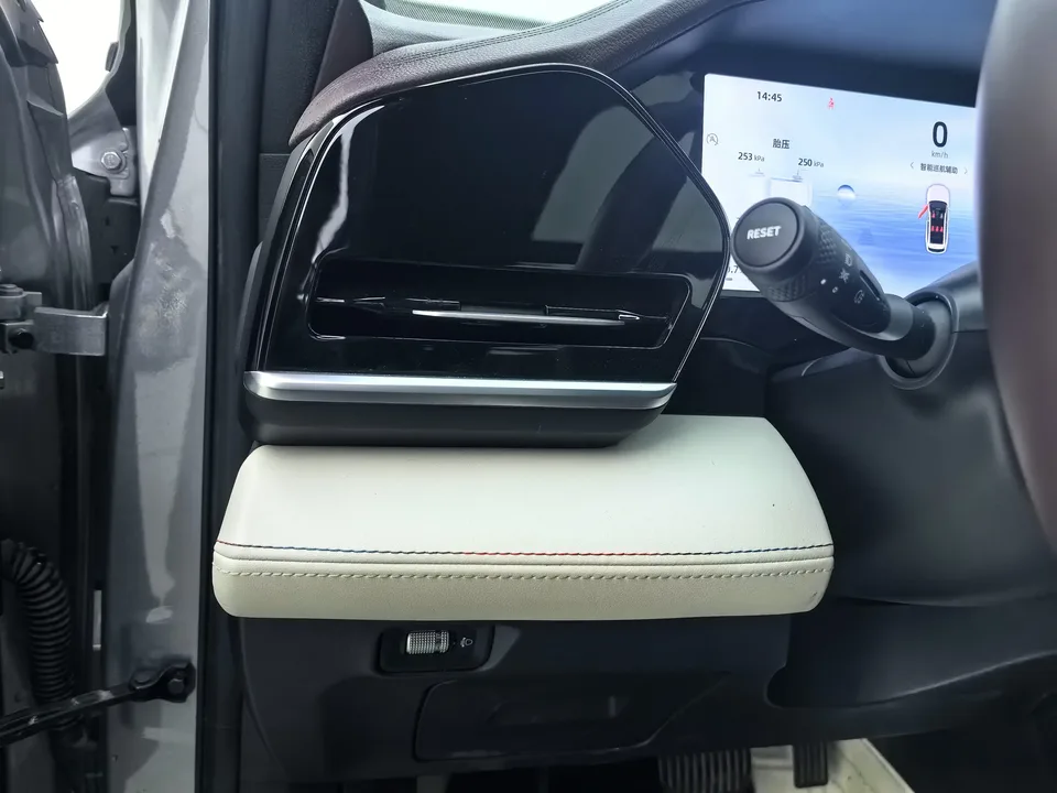 Geely Monjaro Xingyue L 2024 2.0TD High Power Automatic 2WD Yunqi Edition 2024 — thumbnail 5