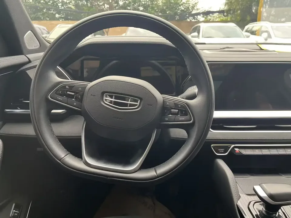 Geely Monjaro Xingyue L 2024 2.0TD High Power Automatic 2WD Skyline Edition 2023 — thumbnail 4