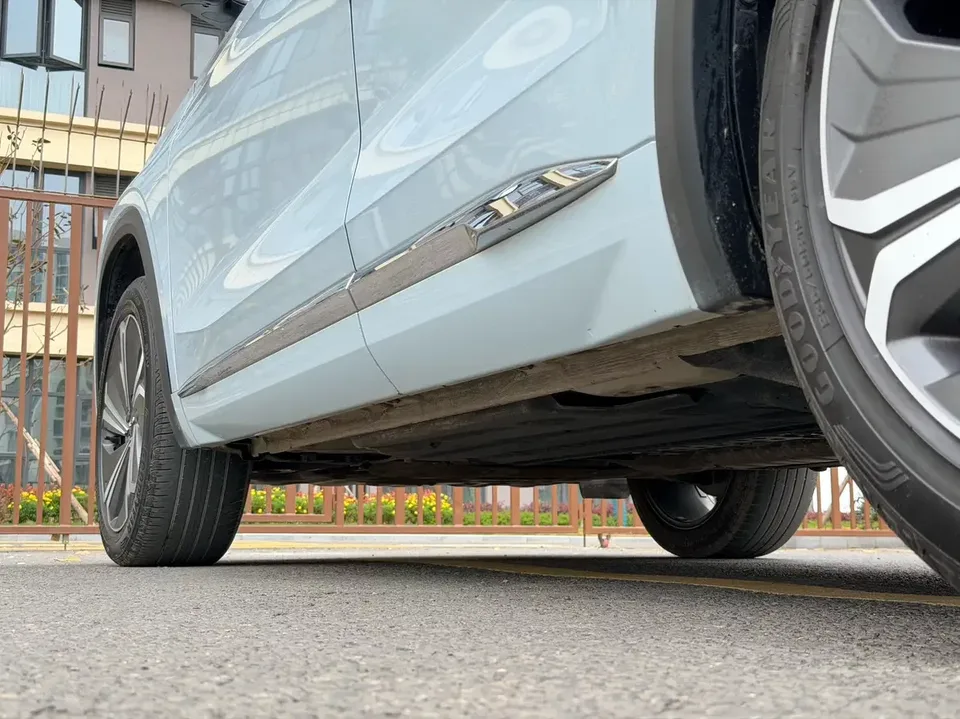 Geely Monjaro Xingyue L 2022 1.5T Thor HiF Hybrid Edition Super Fast 2022 — thumbnail 4