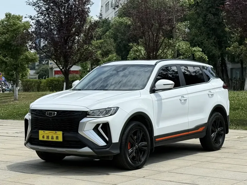 Geely Atlas Boyue 2022 Boyue X 1.8TD DCT Intelligent Connection 2023 — photo 1, buy with delivery to Moscow