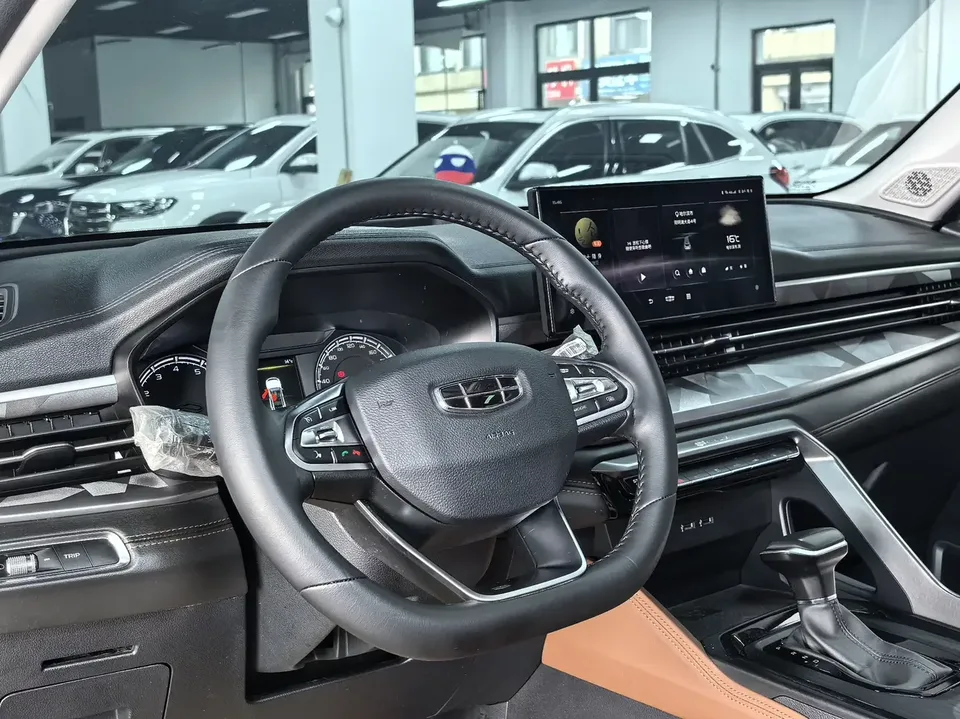 Geely Vision X6 Vision X6 2021 PRO 1.4T Automatic Premium 2022 — thumbnail 5