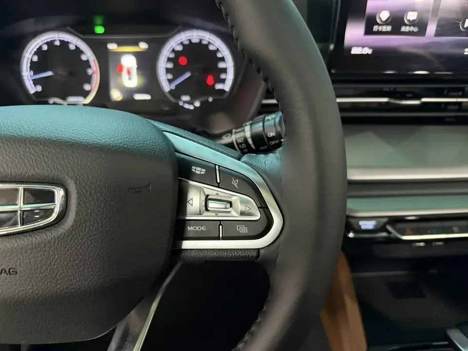Geely Vision X6 Vision X6 2021 PRO 1.4T Automatic Premium 2023 — thumbnail 3