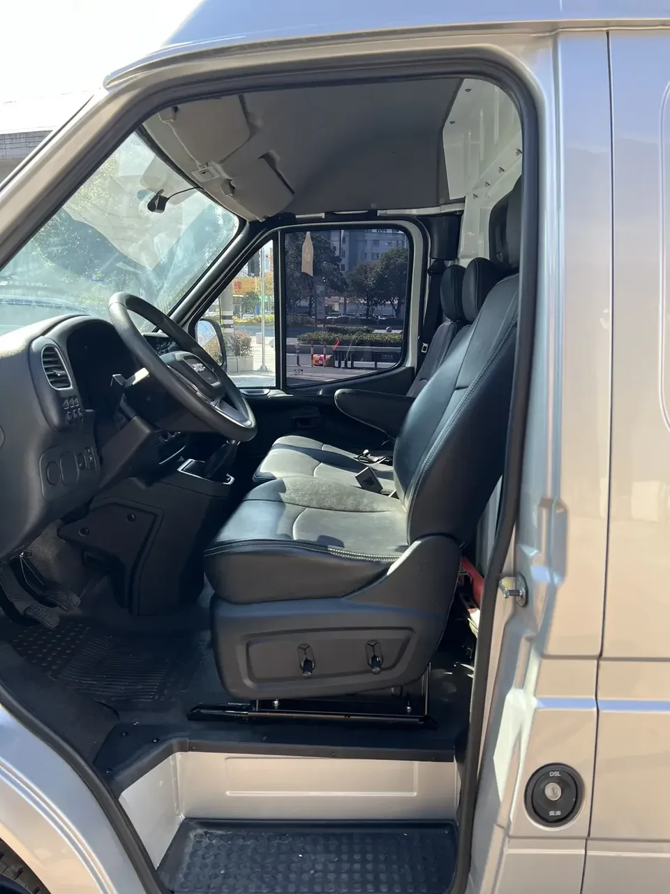 Jiangling Teshun Teshun 2021 2.8T Space King Taurus Model Long Axis Medium High Top Rear Single Tire 3 Seater Diesel National VI JX493 2022 — миниатюра 4