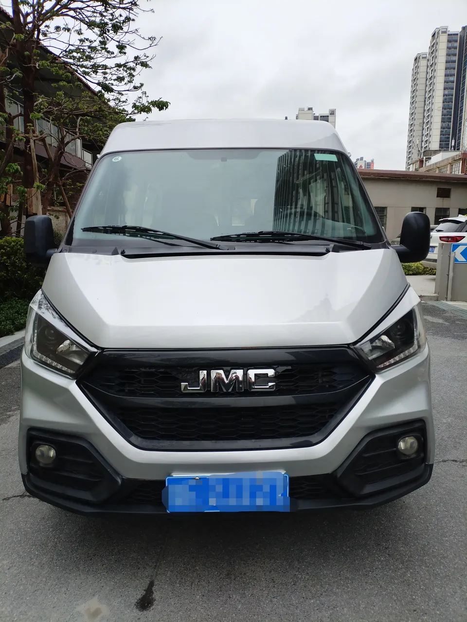 Jiangling Teshun Teshun 2021 2.8T Space King Taurus Model Long Axis Medium High Top Rear Single Tire - 6 Seater Diesel National VI JX493 2022 — photo 1, buy with delivery to Moscow