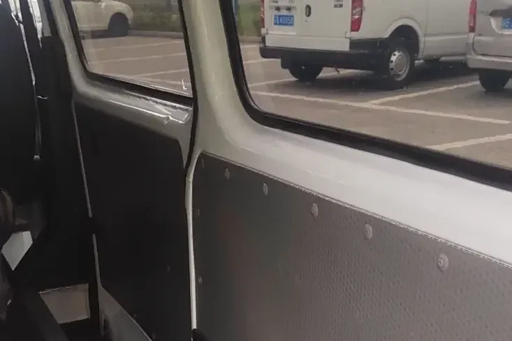 Jiangling Teshun Teshun 2019 2.8T commercial vehicle short-axle low-top 6-seater National VI JX493 2023 — thumbnail 3