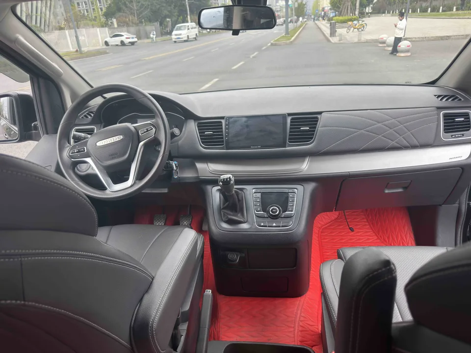 Datong Maxus G10 Maxus G10 2023 2.0L gasoline manual multi-function version 7 seats 2023 — thumbnail 3
