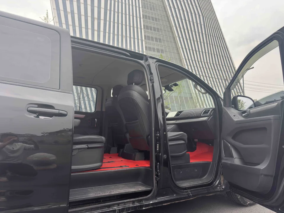 Datong Maxus G10 Maxus G10 2023 2.0L gasoline manual multi-function version 7 seats 2023 — thumbnail 4