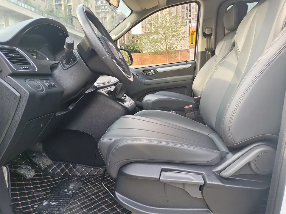 Datong Maxus G10 Maxus G10 2023 Modified 2.0L gasoline manual multi-function version 7 seats 2025 — thumbnail 3
