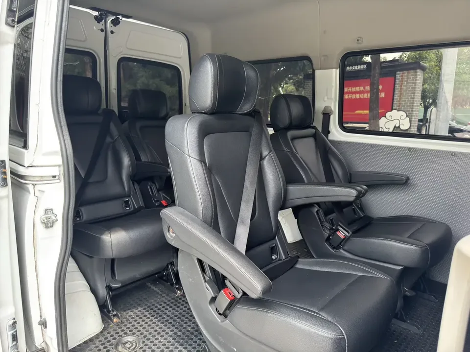 Datong Xintu V80 Xintu V80 2021 2.0T 6-speed manual Aoyuntong short-axle mid-top 5/6/7/8/9 seats 2024 — миниатюра 5