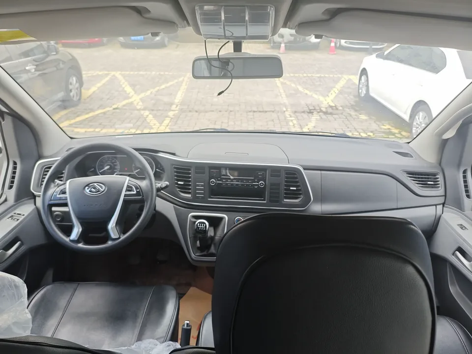 Datong Xintu V80 Xintu V80 2022 2.0T 6-speed manual classic Aoyuntong center axis center top 6/7/8/9 seats 127Ps 2022 — thumbnail 2
