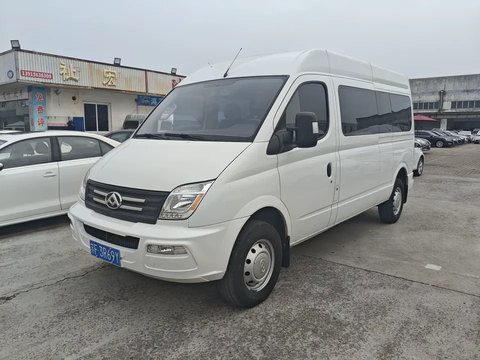 Datong Xintu V80 Xintu V80 2022 2.0T 6-speed manual classic Aoyuntong center axis center top 6/7/8/9 seats 127Ps 2022 — photo 1, buy with delivery to Moscow