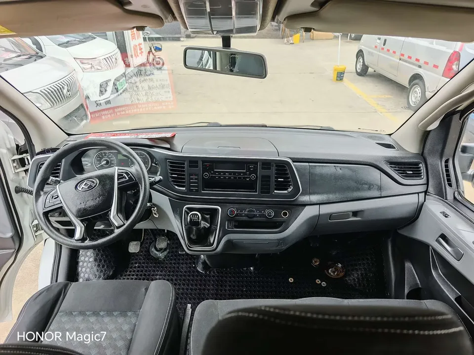 Datong Xintu V80 Xintu V80 2022 2.0T 6-speed manual classic Aoyuntong center axis center top 6/7/8/9 seats 139Ps 2022 — thumbnail 3