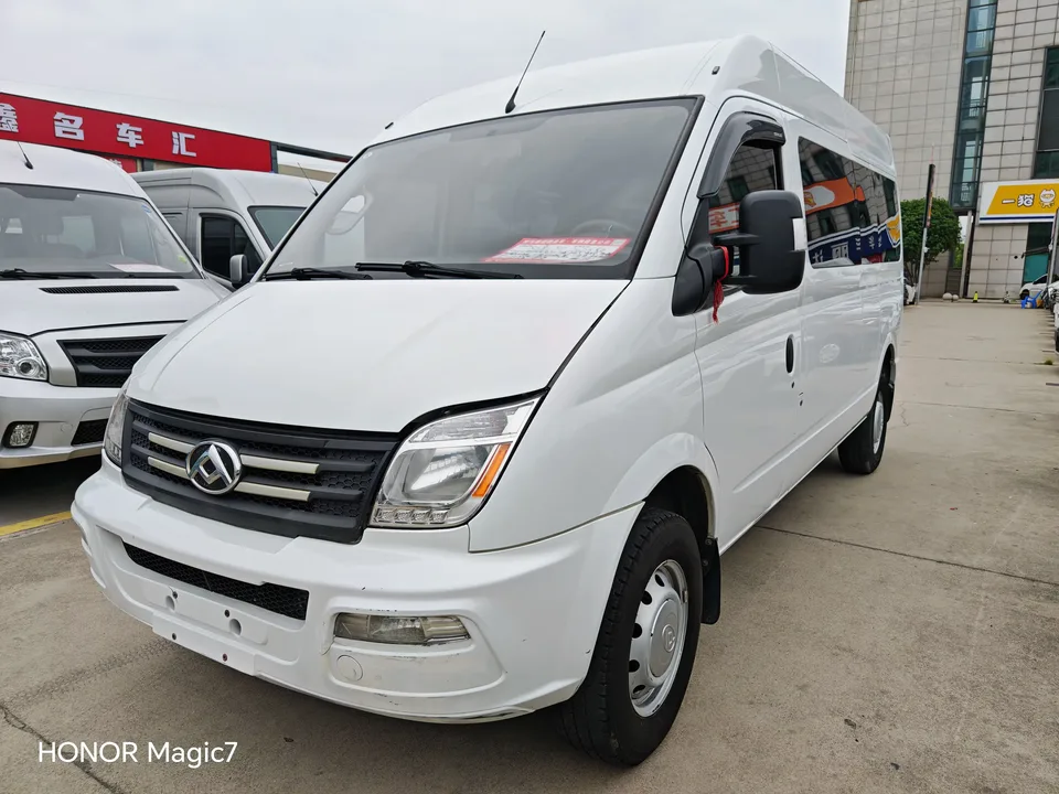 Datong Xintu V80 Xintu V80 2022 2.0T 6-speed manual classic Aoyuntong center axis center top 6/7/8/9 seats 139Ps 2022 — photo 1, buy with delivery to Moscow