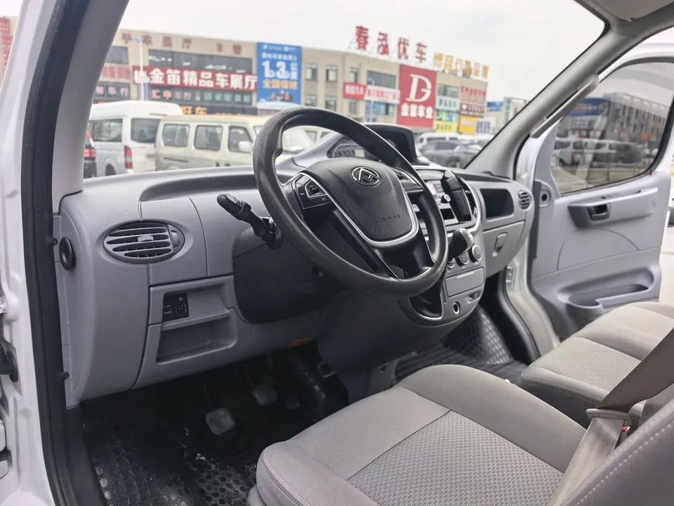 Datong Xintu V80 Xintu V80 2021 2.0T Classic City King 6-speed manual short-axle mid-top 3-seater 2022 — миниатюра 5